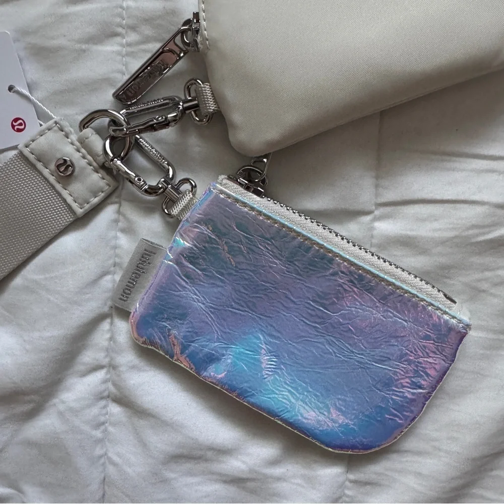 30 ✨🆕 Lululemon Dual Pouch Wristlet - Iridescent Bone